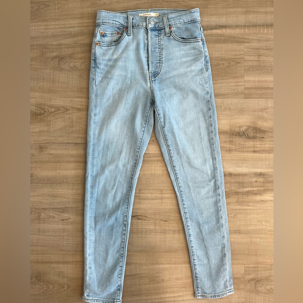 Levi’s High Waisted Skinny Jean